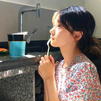 恰似两滴水